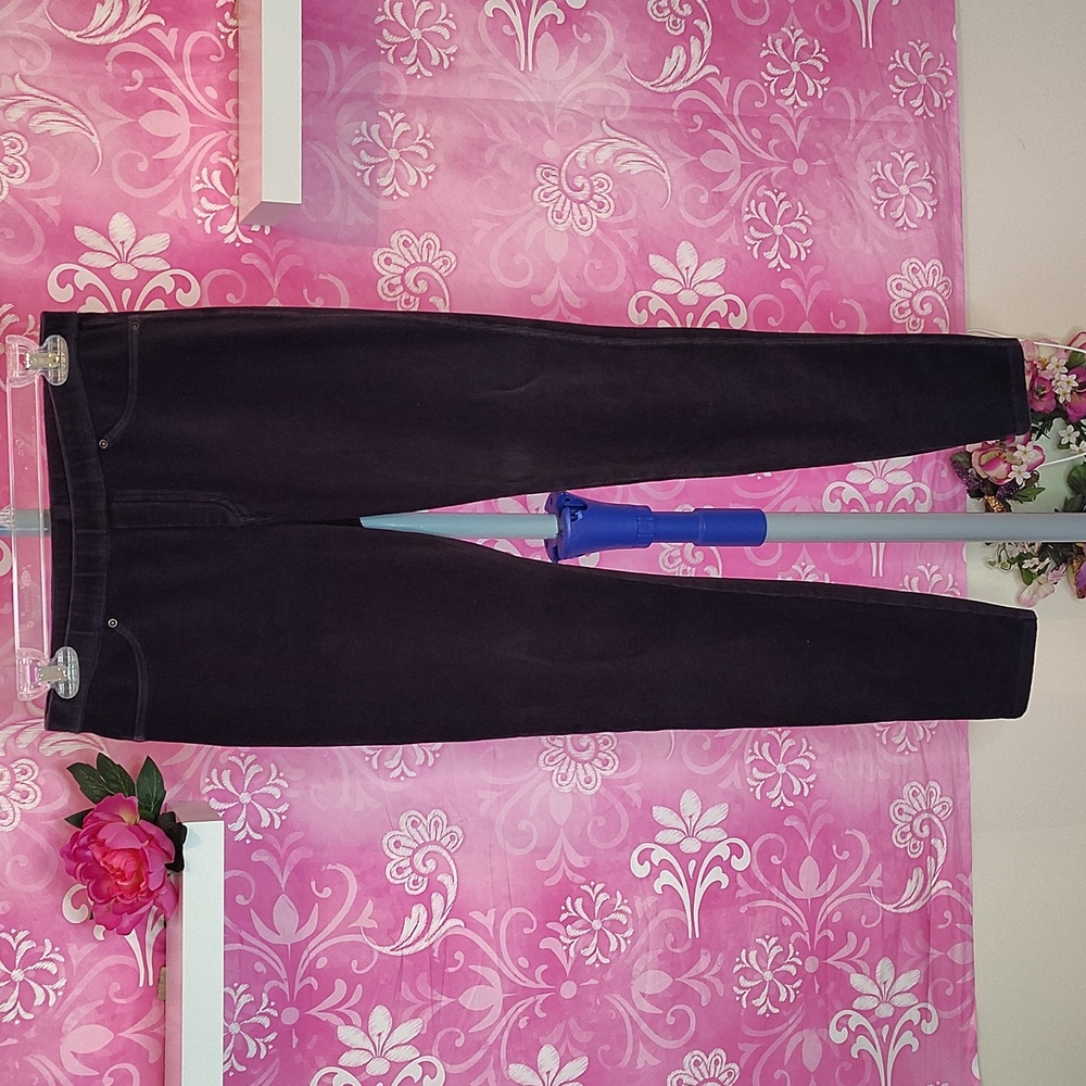 HUE Charcoal Corduroy Pants